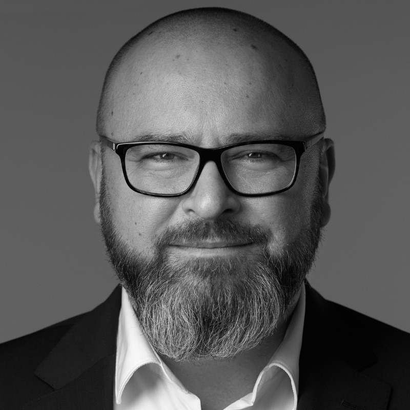 József Illés, IDBC, CEO :